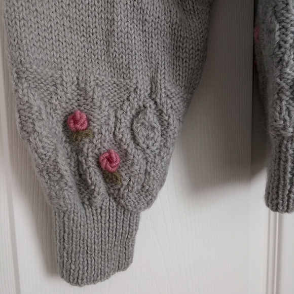 Norm Thompson vintage wool embroidered chunky knit gray sweater sz Medium - Picture 8 of 12